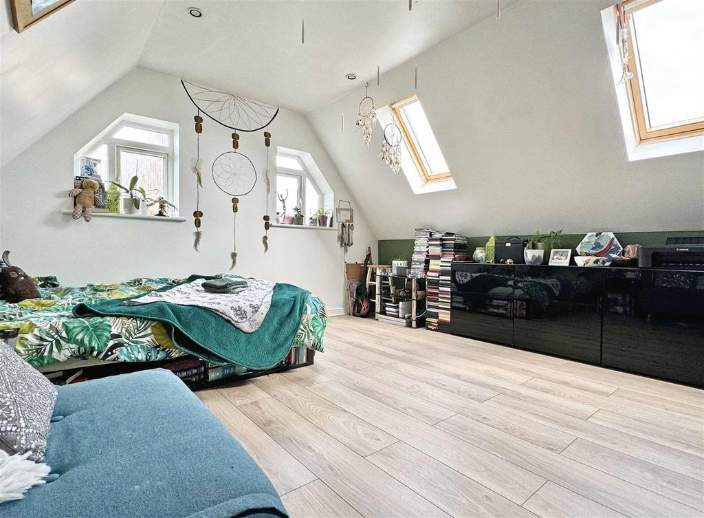 Bedroom TF b.jpg