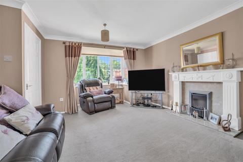 4 bedroom detached house for sale, Mill End Close, Eaton Bray