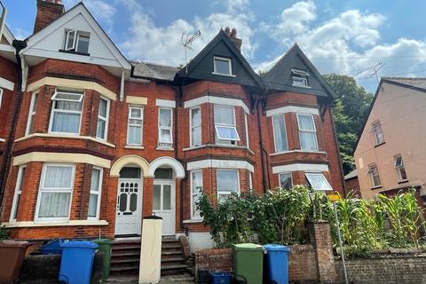 5 bedroom terraced house for sale, York Road, Aldershot