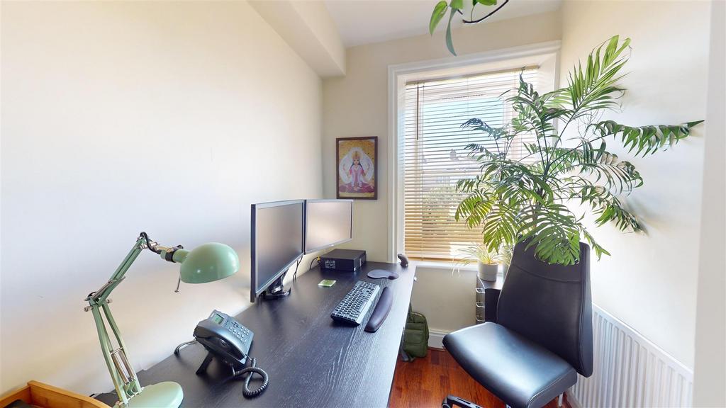Bedroom/Home Office