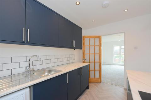 2 bedroom apartment for sale, York Road, Harlescott Grange, Shrewsbury