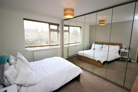 2 bedroom maisonette for sale, Mount Close, Cockfosters, EN4