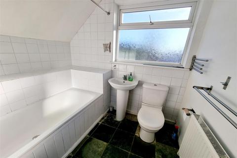 2 bedroom maisonette for sale, Mount Close, Cockfosters, EN4