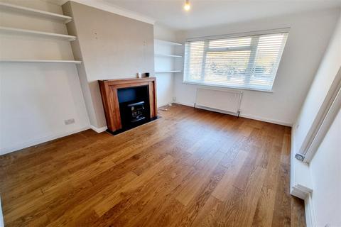 2 bedroom maisonette for sale, Mount Close, Cockfosters, EN4