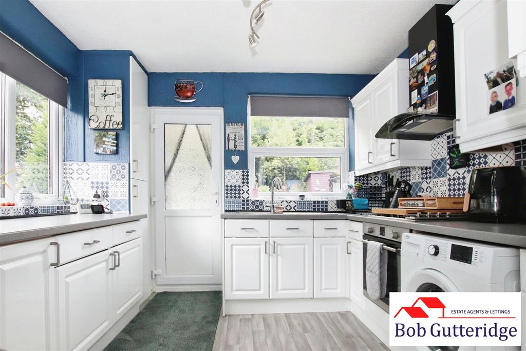 Fitted kitchen