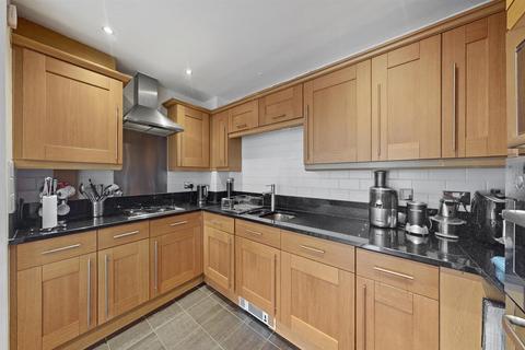 2 bedroom penthouse for sale, Keats House, Harrow On The Hill HA2