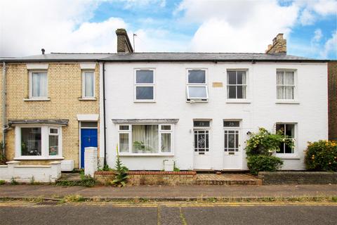 3 bedroom terraced house to rent, Hertford Street, Cambridge CB4