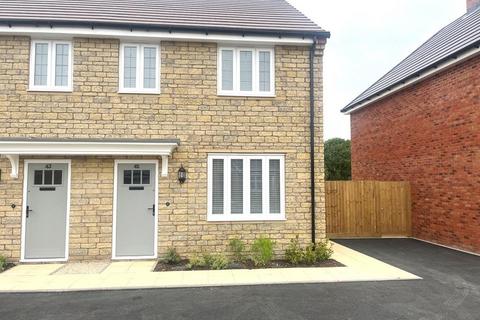 3 bedroom semi-detached house to rent, Balliol Gardens, Evesham