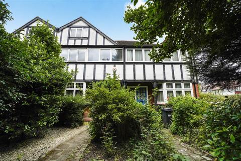 4 bedroom terraced house for sale, Princes Avenue, London W3