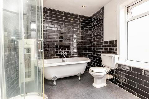 2 bedroom end of terrace house for sale, Roebuck Lane, Sale