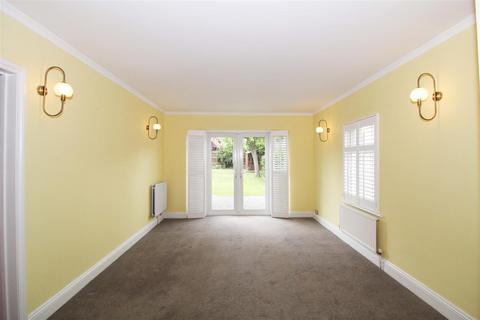 4 bedroom detached house to rent, Elmbrook Road, Cheam, Sutton