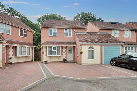 3 bedroom house for sale, Juniper Close, Worthing