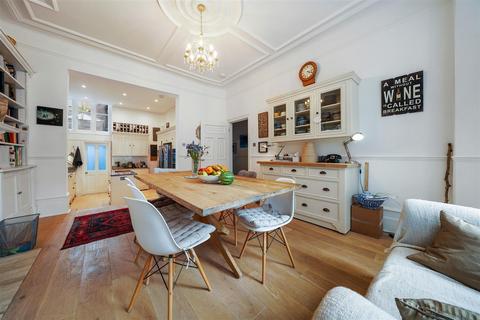 6 bedroom house for sale, Glenmore Road, London