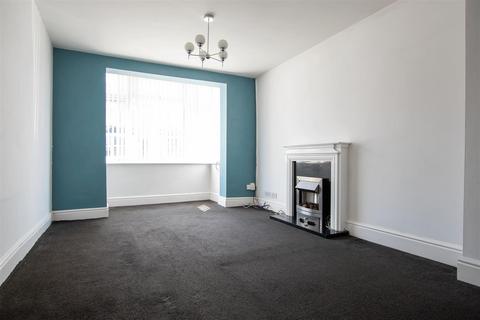 2 bedroom end of terrace house for sale, Wellingborough Road, Finedon