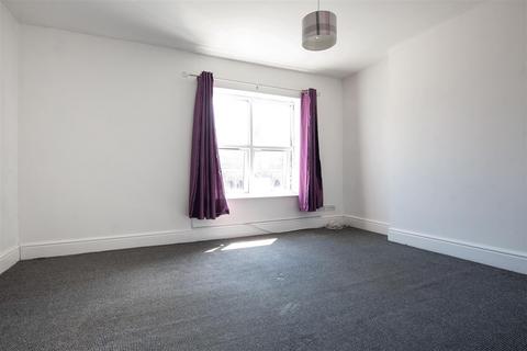 2 bedroom end of terrace house for sale, Wellingborough Road, Finedon