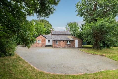 3 bedroom detached house for sale, Whitchurch Road, Beeston