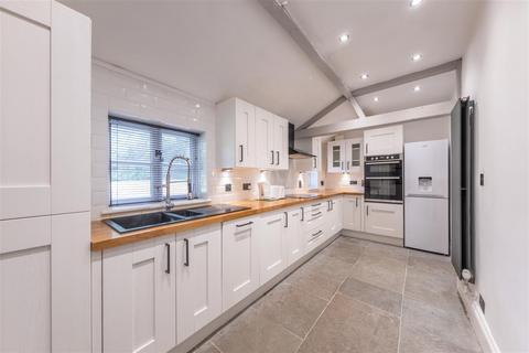 3 bedroom detached house for sale, Whitchurch Road, Beeston