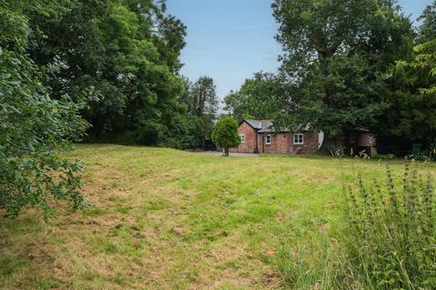 3 bedroom detached house for sale, Whitchurch Road, Beeston