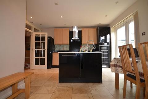 3 bedroom semi-detached house to rent, The Dene, Wembley, HA9 7QT