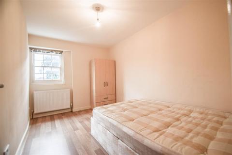 3 bedroom house to rent, Newington Green, London, N16