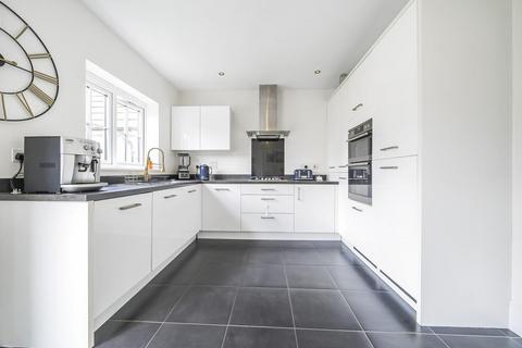 82 Bletchley Road, Horsforth, Leeds, LS18 4FG