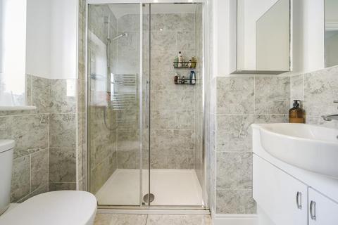 82 Bletchley Road, Horsforth, Leeds, LS18 4FG
