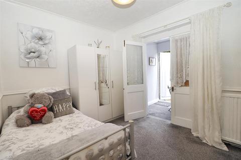 49 Torworth Road, Borehamwood, WD6 4EU