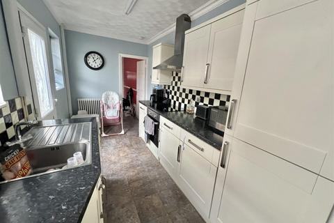 2 bedroom house to rent, Gadsby Street, Nuneaton