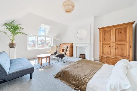 2 bedroom apartment for sale, Grove Road, London, NW2