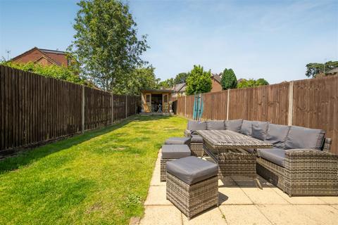 28 Bracken Bank, Ascot, SL5 8HP