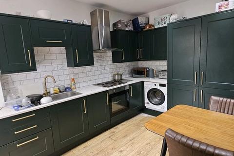 5 bedroom house share to rent, Parrin Lane (En-Suite, BILLS INC), Manchester, Eccles M30