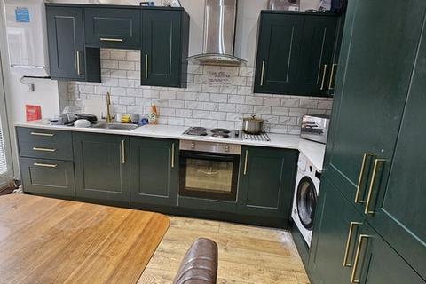 5 bedroom house share to rent, Parrin Lane (En-Suite, BILLS INC), Manchester, Eccles M30