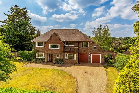 16 Ralliwood Road, Ashtead, KT21 1DE