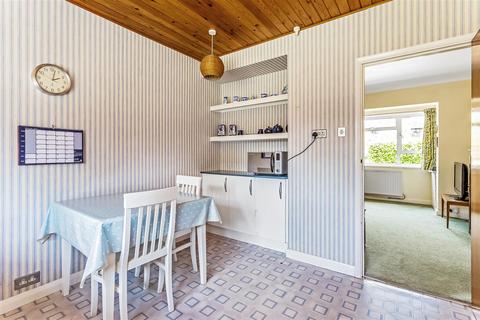 16 Ralliwood Road, Ashtead, KT21 1DE