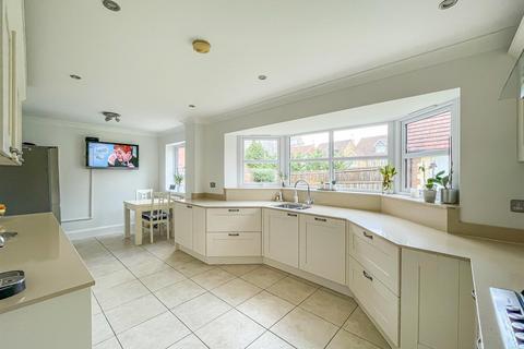 4 bedroom detached house for sale, Church Road, Hockley SS5