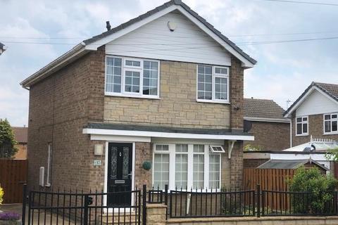 3 bedroom detached house to rent, Lawns Green, New Farnley, Leeds