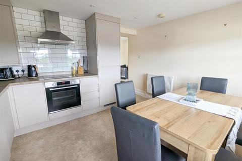 2 bedroom apartment to rent, The Strand, Ryde, PO33 1JF