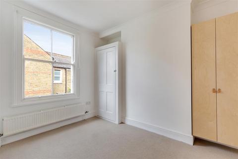 12a Birdhurst Road, London, SW19 2HZ