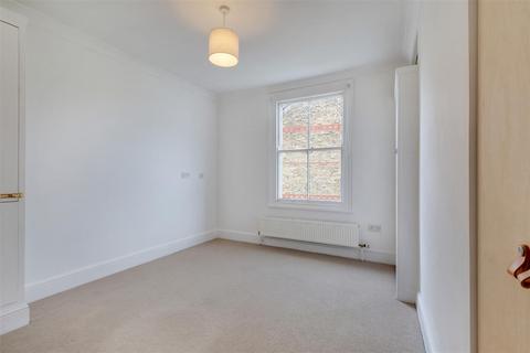 12a Birdhurst Road, London, SW19 2HZ
