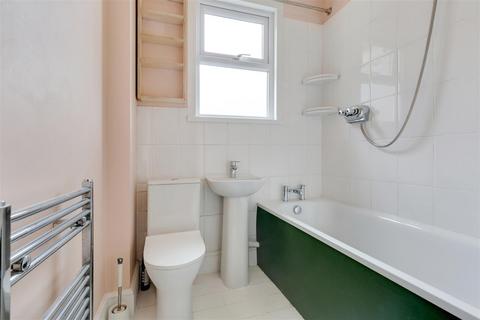 12a Birdhurst Road, London, SW19 2HZ