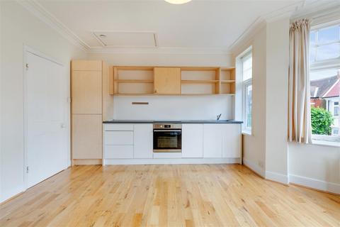 12a Birdhurst Road, London, SW19 2HZ