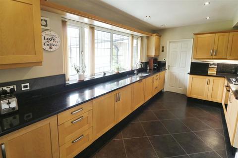 555 Doncaster Road, Barnsley, S71 5ER