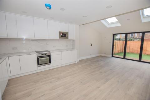 4 bedroom house for sale, Ashtree Avenue, Mitcham CR4