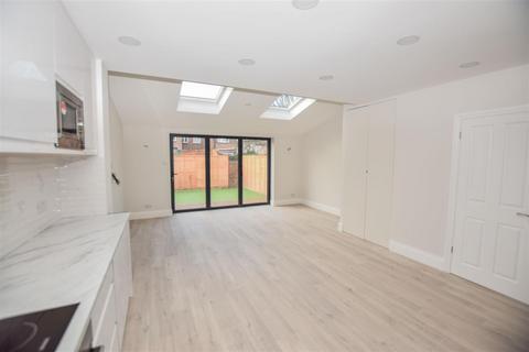 47 Ashtree Avenue, Mitcham, CR4 3DS