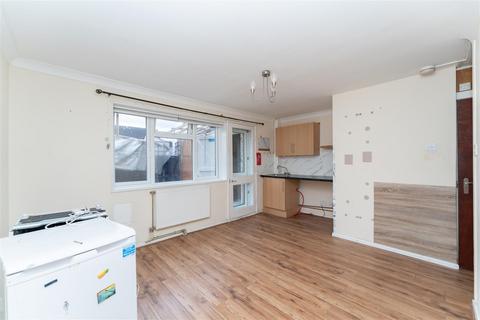 38 Maitland Close, Hounslow, TW4 7DR
