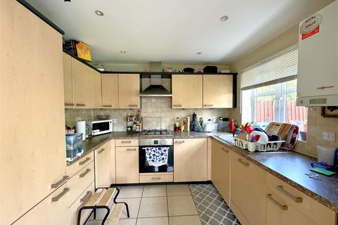 3 bedroom semi-detached house for sale, Tithing Road, Fleet GU51