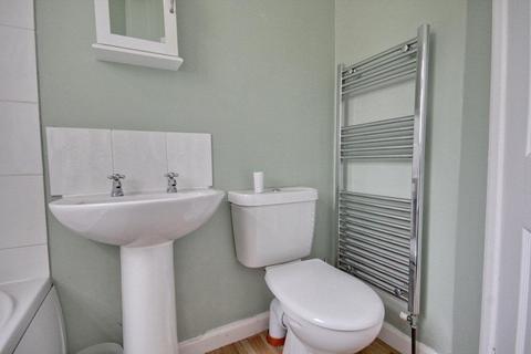 3 bedroom house to rent, Cranbrook Avenue, Hull