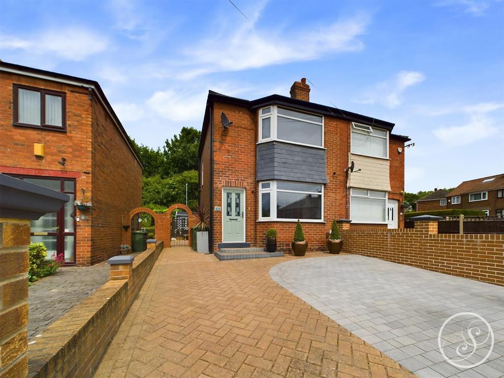 Whitebridge Spur, Leeds 2 bed semidetached house for sale £205,000