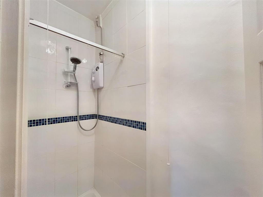 Shower Room.jpg