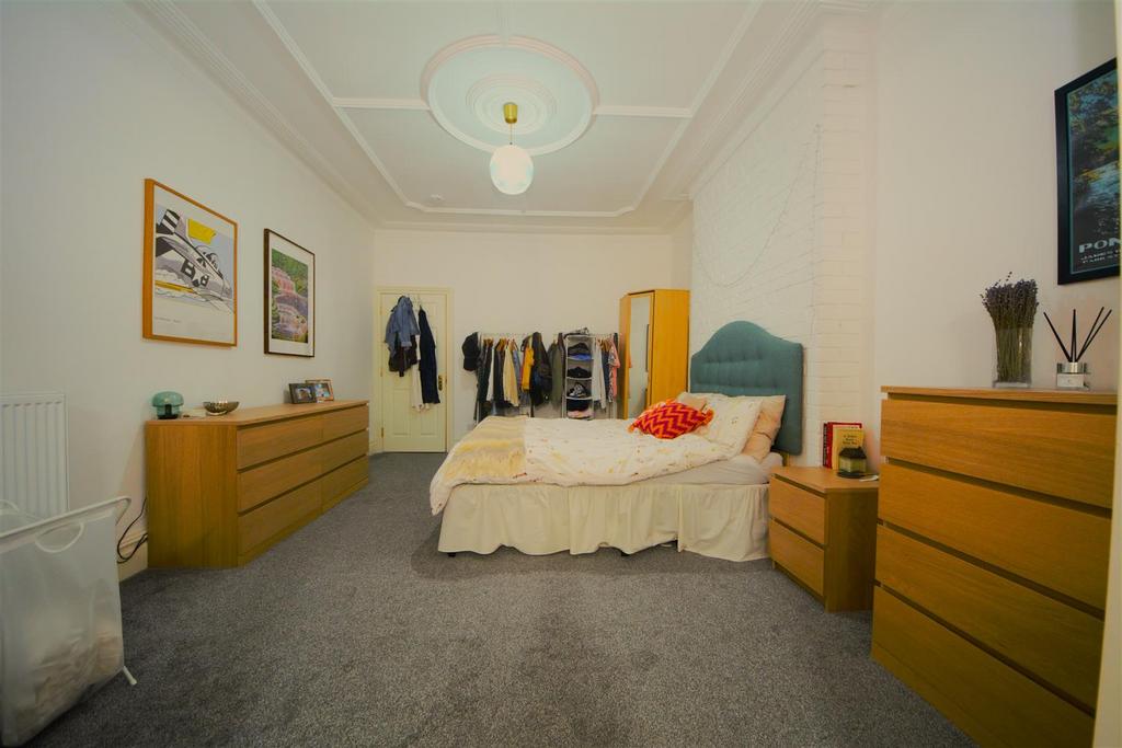 Bedroom 1.jpg